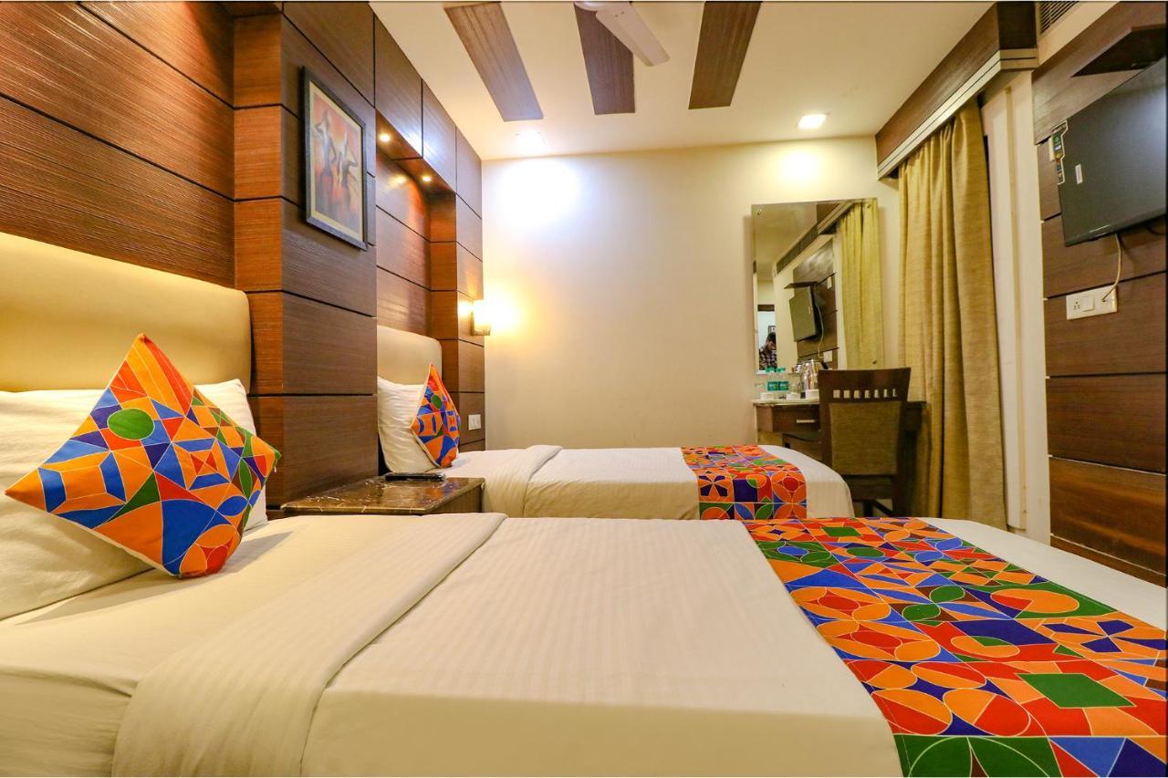 Fabhotel Admire Suites New Delhi Exterior photo