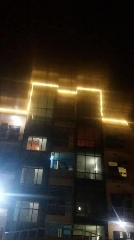 Fabhotel Admire Suites New Delhi Exterior photo