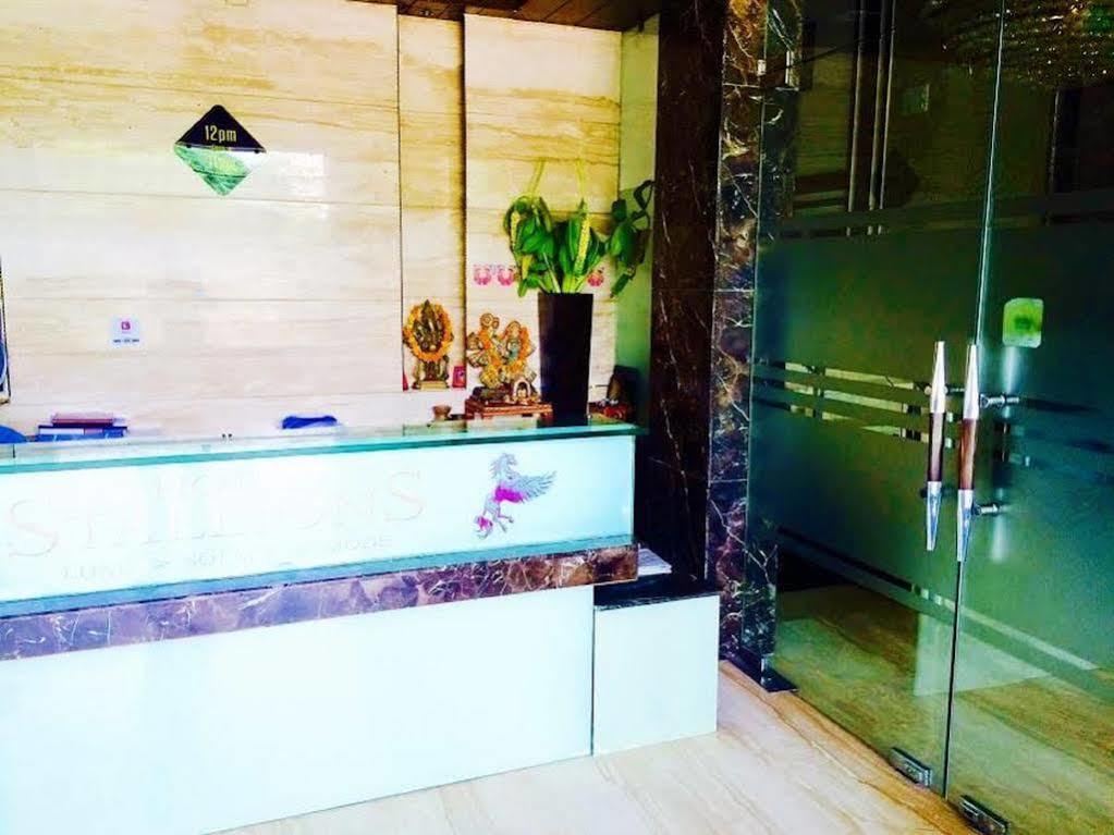 Fabhotel Admire Suites New Delhi Exterior photo